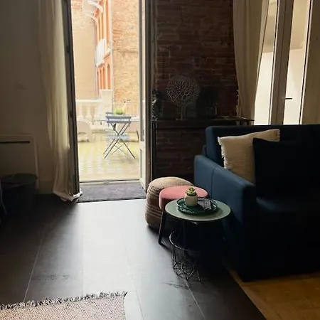 Apartment T2 ,ac,private, Terrace, *