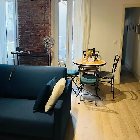 Apartment T2 ,ac,private, Terrace,