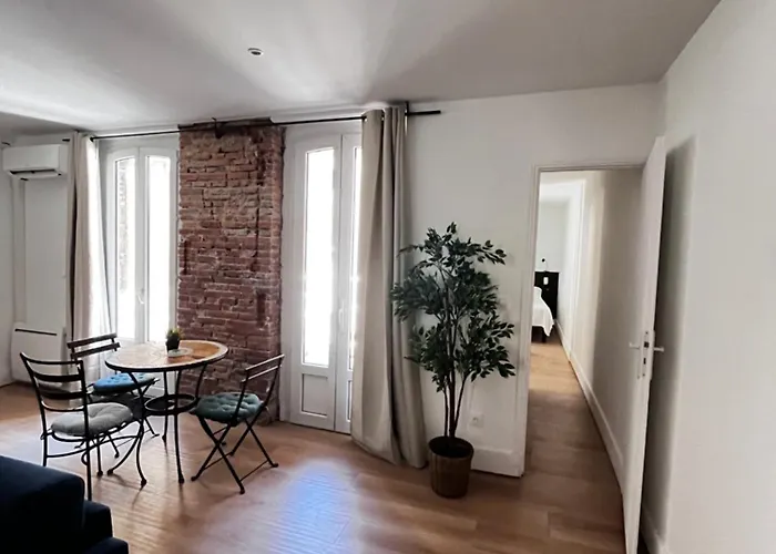 Apartament T2 ,ac,private, Terrace,